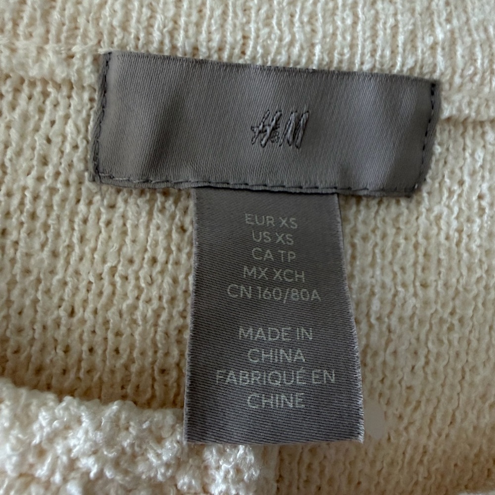 H&M Cream Bouclé Knit Cardigan with Gold Buttons - Picture 3 of 9